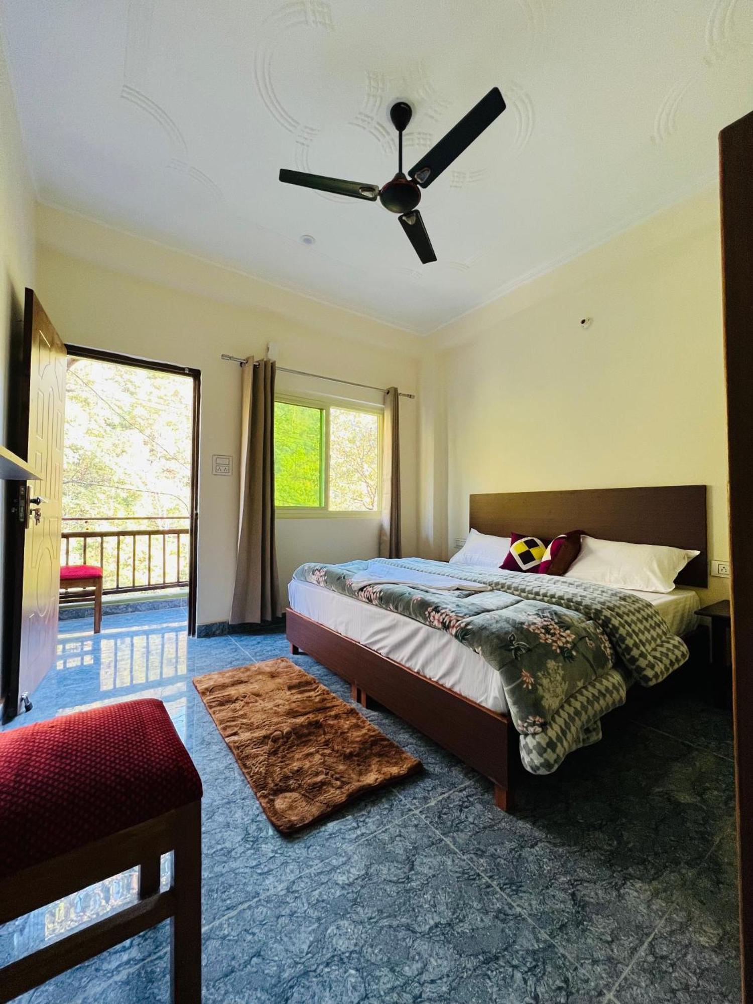Shiv Shakti Yogpeeth Cottages Rishikesh Exterior photo