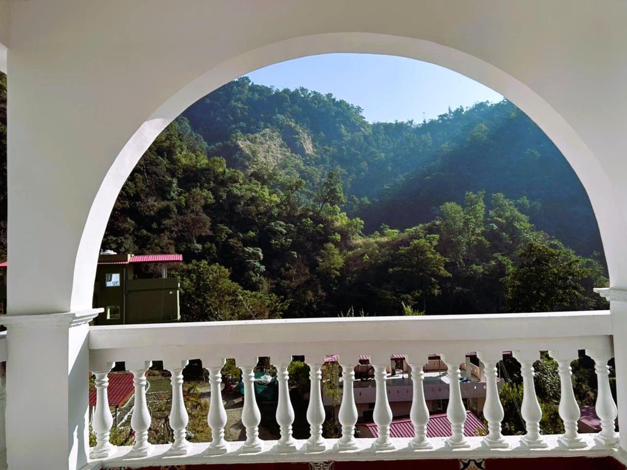 Shiv Shakti Yogpeeth Cottages Rishikesh Exterior photo